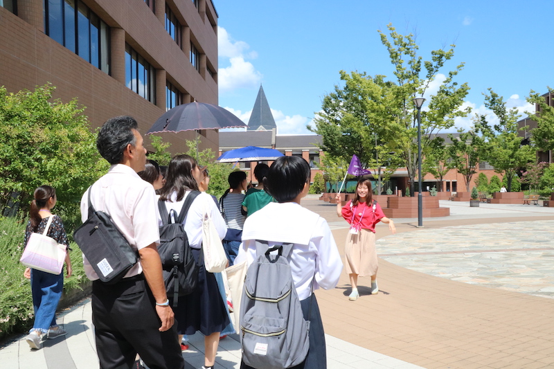 在学生による休日のキャンパスツアー 事前申込制 同志社女子大学