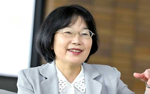 福岡 久美子 教授