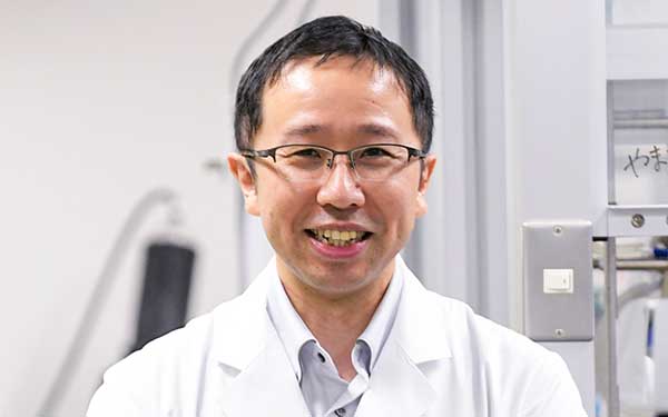山本 康友 教授